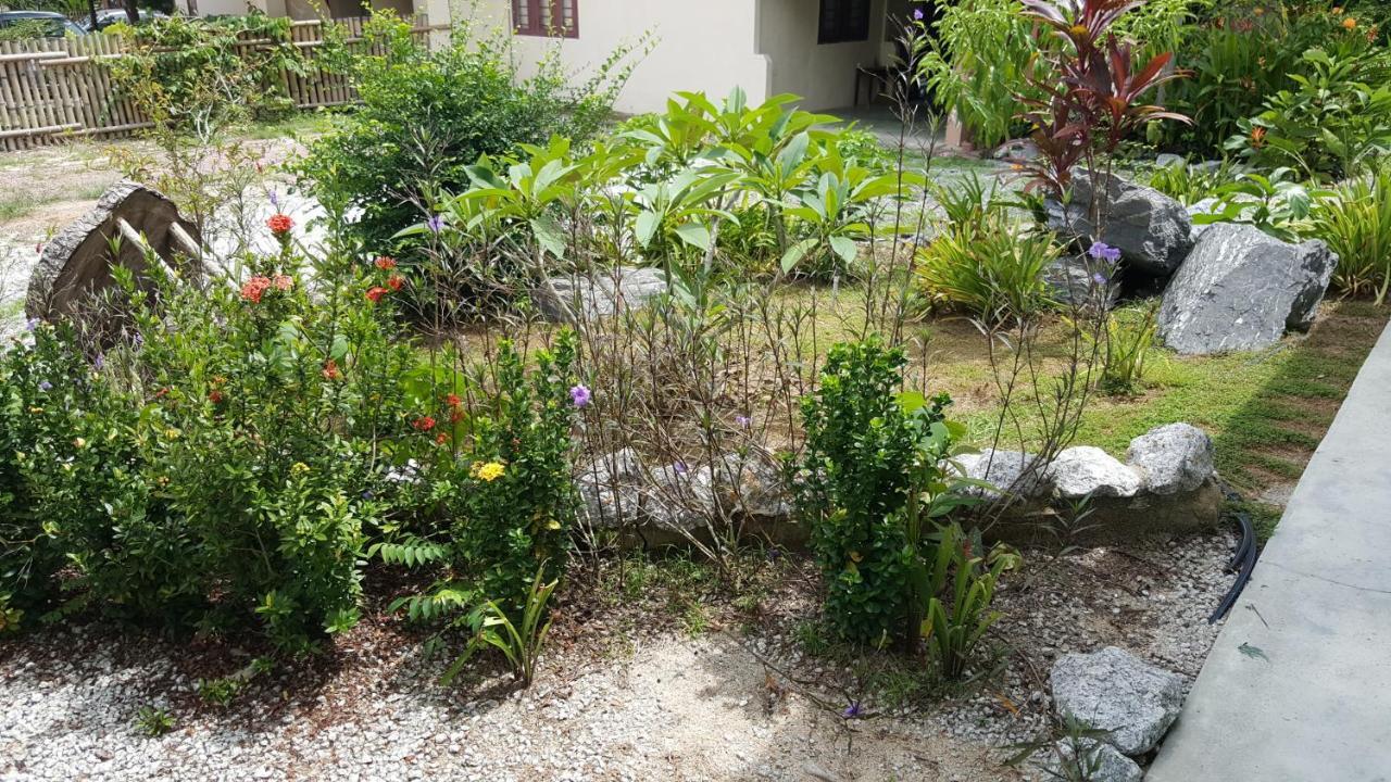 Sabandy Guesthouse Kuah Exterior photo
